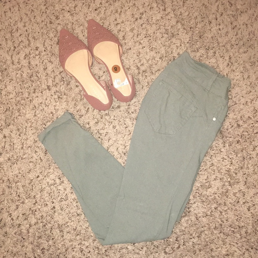 Perfect Sage Ankle Length Pants - Size 5